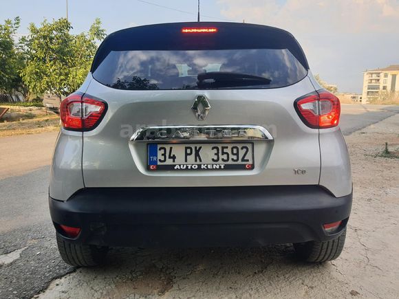 Galeriden Renault Captur 1.2 TCe Icon 2015 Model İzmir