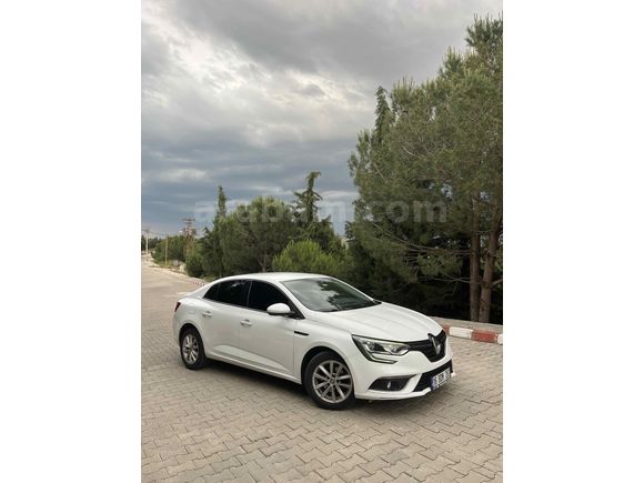 Öğretmenden Yetkili Servis Bakımlı Hatasız Boyasız Değişensiz Tramersiz  Renault Megane 1.5 dCi Touch Paket