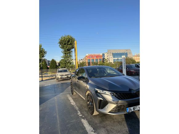 Sahibinden Renault Clio 1.0 TCe Techno Esprit Alpine 2025 Model 