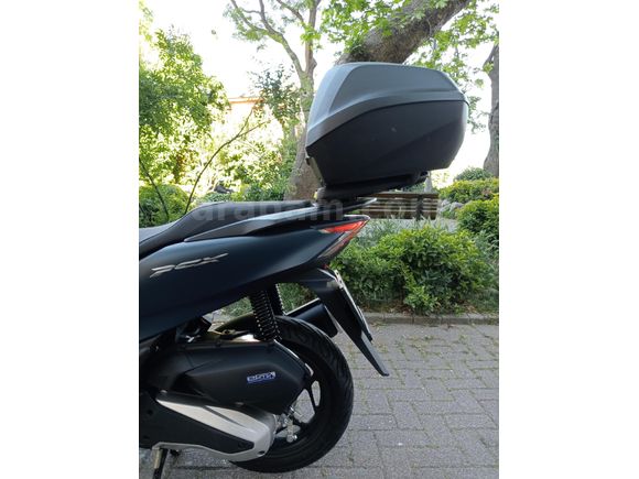 Honda PCX125 AKILLI TOPCASE İLE BİRLİKTE