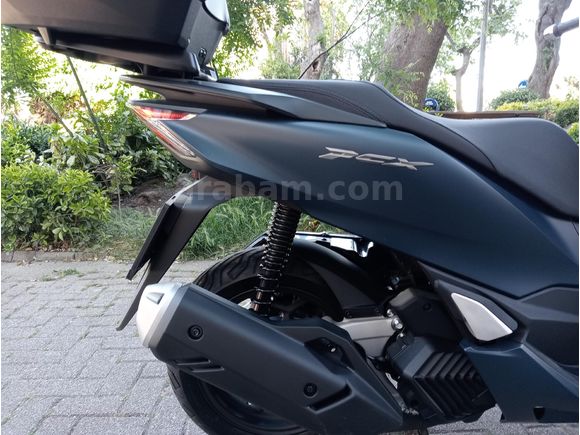 Honda PCX125 AKILLI TOPCASE İLE BİRLİKTE