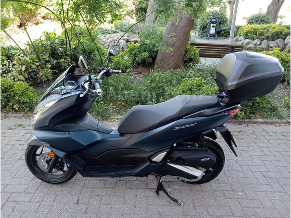 Honda PCX125 AKILLI TOPCASE İLE BİRLİKTE
