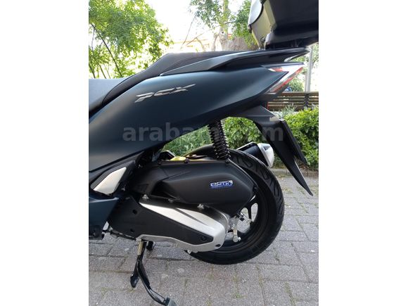 Honda PCX125 AKILLI TOPCASE İLE BİRLİKTE