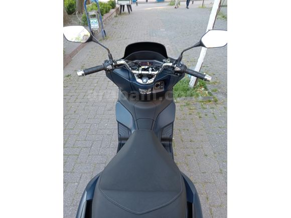 Honda PCX125 AKILLI TOPCASE İLE BİRLİKTE