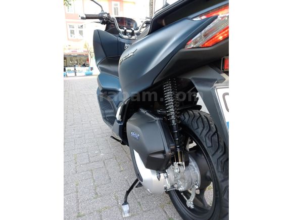Honda PCX125 AKILLI TOPCASE İLE BİRLİKTE