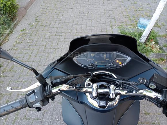 Honda PCX125 AKILLI TOPCASE İLE BİRLİKTE