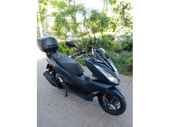 Honda PCX125 AKILLI TOPCASE İLE BİRLİKTE