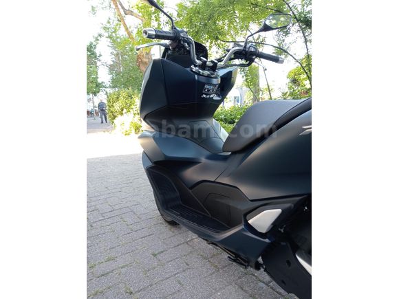Honda PCX125 AKILLI TOPCASE İLE BİRLİKTE