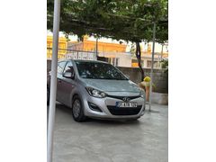 Sahibinden Hyundai i20 1.4 CRDi Jump 2012 Model  166.000 km Gri (Gümüş)