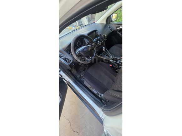 Sahibinden  Ford Focus 1.6 Ti-VCT Style 2015 Model