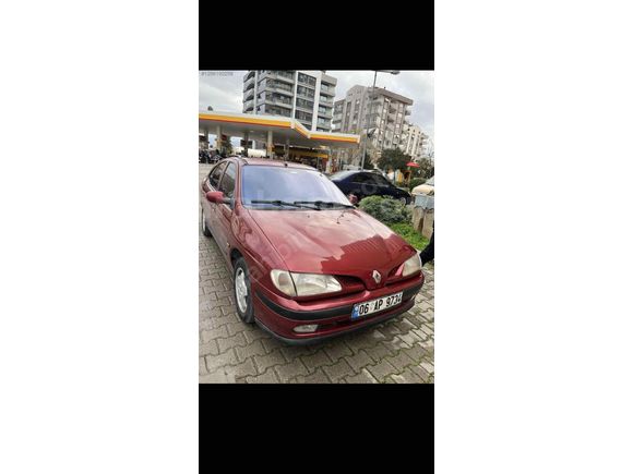 Sahibinden Renault Megane 2.0 RXE 1999 Model 