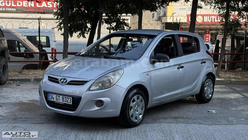 Galeriden Hyundai i20 1.4 CRDi Team 2012 Model İstanbul 260.000 km Gri