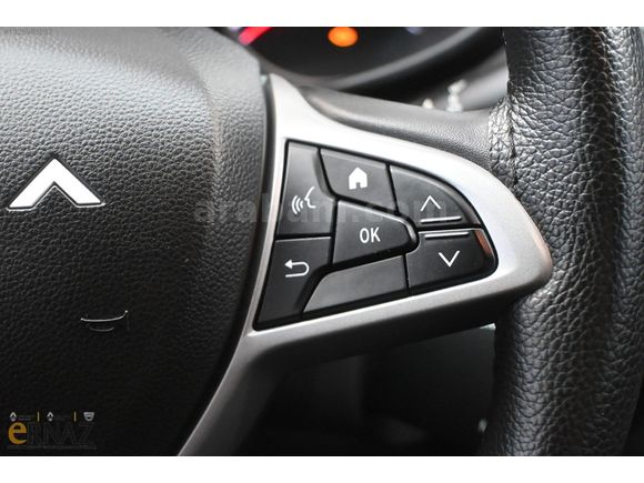 1 YIL GARANTİLİ SANDERO STEPWAY 1.0 TCE ESSENTİAL