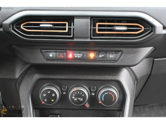 1 YIL GARANTİLİ SANDERO STEPWAY 1.0 TCE ESSENTİAL