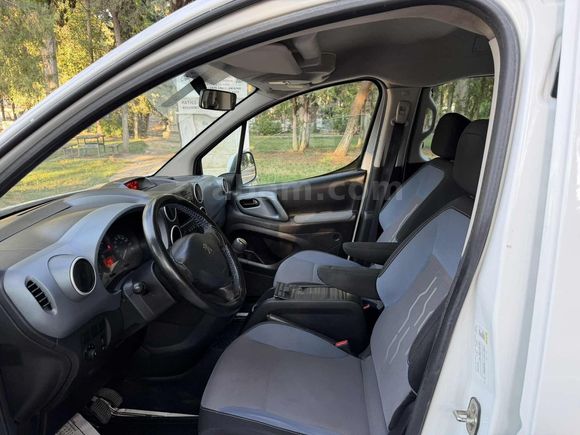 2014CIKIŞLI PEUGEOT PARTNER HATASIZ KM 180 BİNDE CAM GİBİ