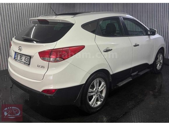 ÖZDEMİR OTOMOTİVDEN CAM TAVANLI HATASIZ