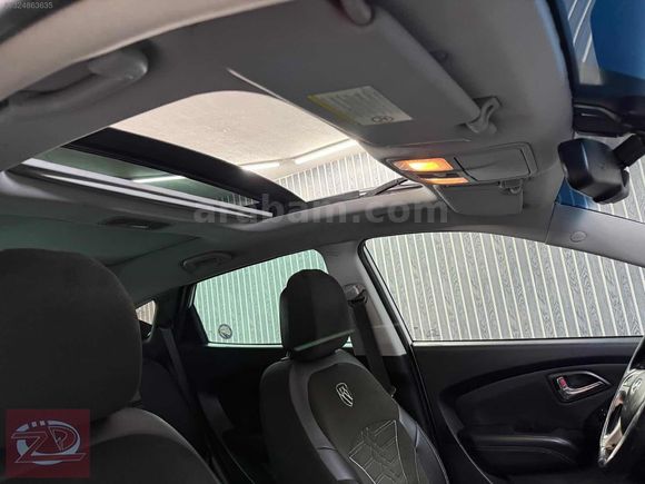 ÖZDEMİR OTOMOTİVDEN CAM TAVANLI HATASIZ