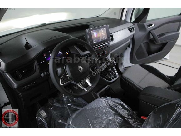 2025 RENAULT KANGOO SADECE 140 KMDE NOKTA KUSUR YOKTUR