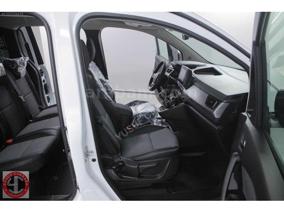 2025 RENAULT KANGOO SADECE 140 KMDE NOKTA KUSUR YOKTUR