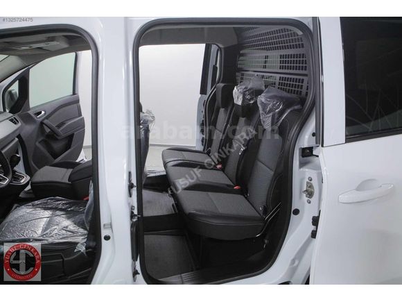 2025 RENAULT KANGOO SADECE 140 KMDE NOKTA KUSUR YOKTUR