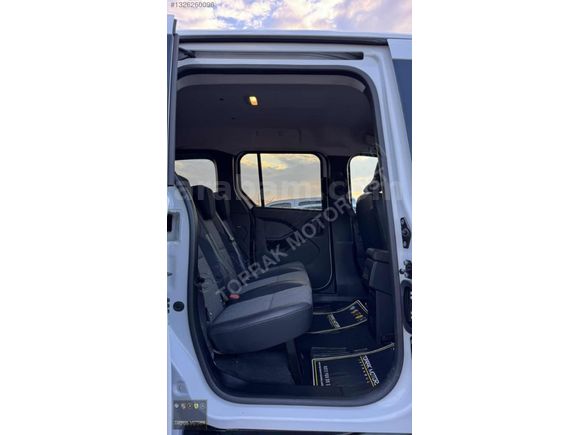 TOPRAK MOTORS İSTANBUL'DAN 2024 RENAULT KANGOO HATASIZ BOYASIZ