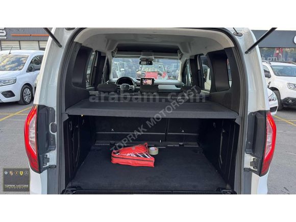 TOPRAK MOTORS İSTANBUL'DAN 2024 RENAULT KANGOO HATASIZ BOYASIZ