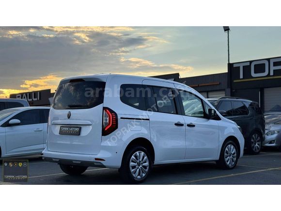 TOPRAK MOTORS İSTANBUL'DAN 2024 RENAULT KANGOO HATASIZ BOYASIZ