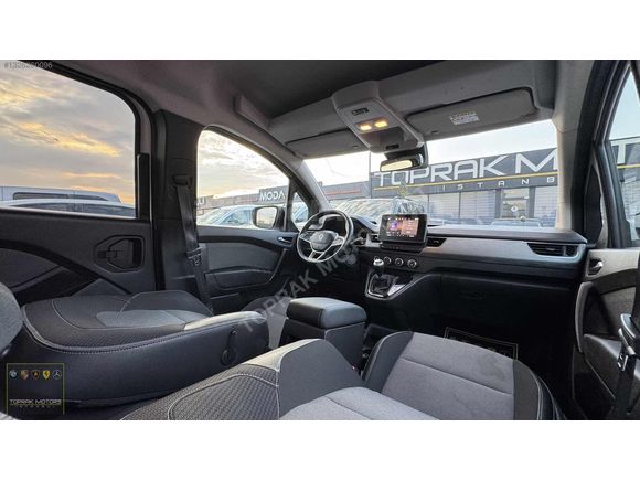 TOPRAK MOTORS İSTANBUL'DAN 2024 RENAULT KANGOO HATASIZ BOYASIZ