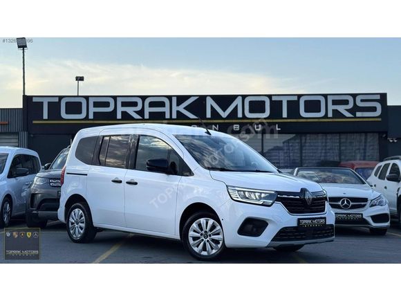 TOPRAK MOTORS İSTANBUL'DAN 2024 RENAULT KANGOO HATASIZ BOYASIZ