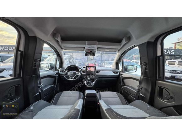 TOPRAK MOTORS İSTANBUL'DAN 2024 RENAULT KANGOO HATASIZ BOYASIZ