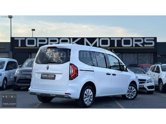 TOPRAK MOTORS İSTANBUL'DAN 2024 RENAULT KANGOO HATASIZ BOYASIZ