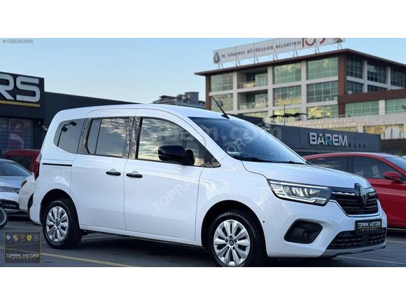 TOPRAK MOTORS İSTANBUL'DAN 2024 RENAULT KANGOO HATASIZ BOYASIZ