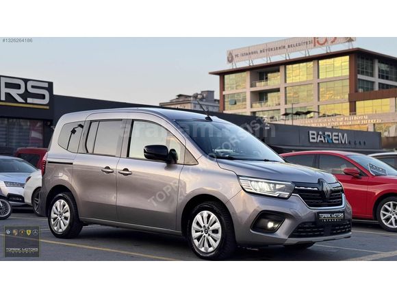 TOPRAK MOTORS İSTANBUL'DAN 2024 RENAULT KANGOO HATASIZ BOYASIZ