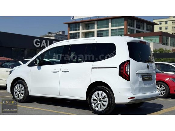 TOPRAK MOTORS İSTANBUL'DAN 2024 RENAULT KANGOO 1.3 Tce TECHNO