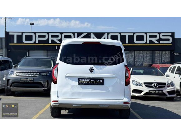 TOPRAK MOTORS İSTANBUL'DAN 2024 RENAULT KANGOO 1.3 Tce TECHNO