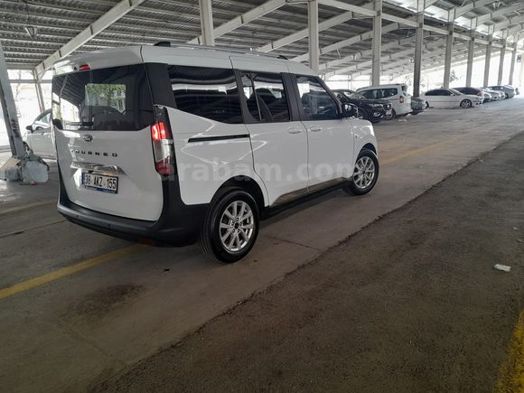 İLK SAHİBİNDEN 2024 MODEL 1.5DİZEL 5430 KM TİTANİUM COURİER