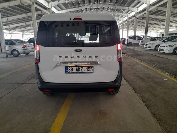 İLK SAHİBİNDEN 2024 MODEL 1.5DİZEL 5430 KM TİTANİUM COURİER