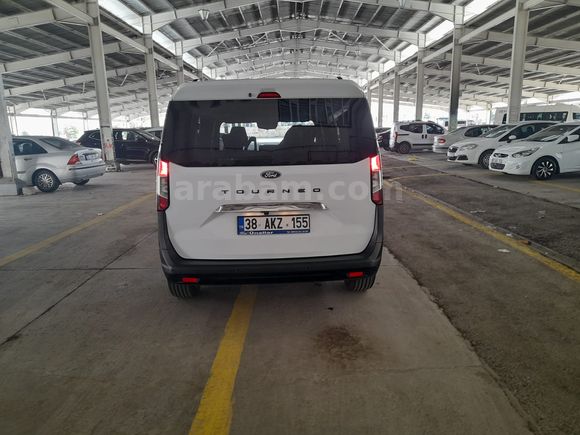 İLK SAHİBİNDEN 2024 MODEL 1.5DİZEL 5430 KM TİTANİUM COURİER