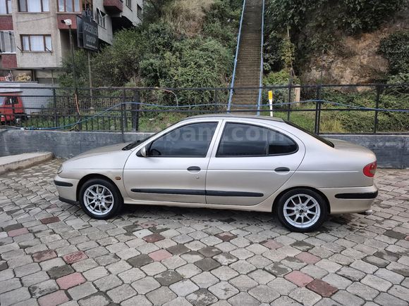 Sahibinden Renault Megane 1.9 DTi RET 2000 Model