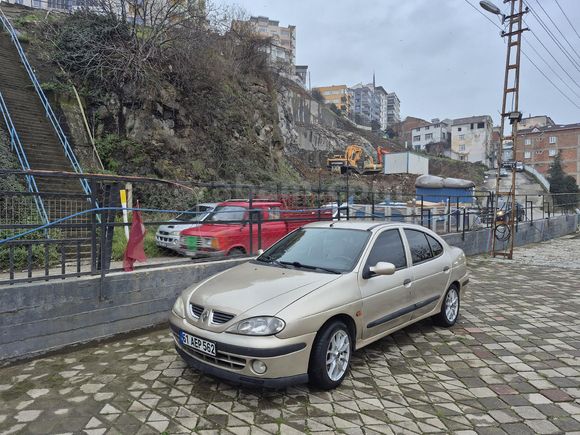 Sahibinden Renault Megane 1.9 DTi RET 2000 Model