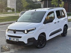 2026 3.841 KM HATASIZ BOYASIZ GARANTİLİ BERLİNGO 4 CAM OTOMATİK