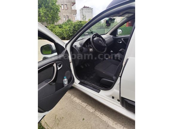 Duster 198 km de 4x4 değişensiz 110 luk 6 iler full paket