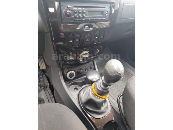 Duster 198 km de 4x4 değişensiz 110 luk 6 iler full paket