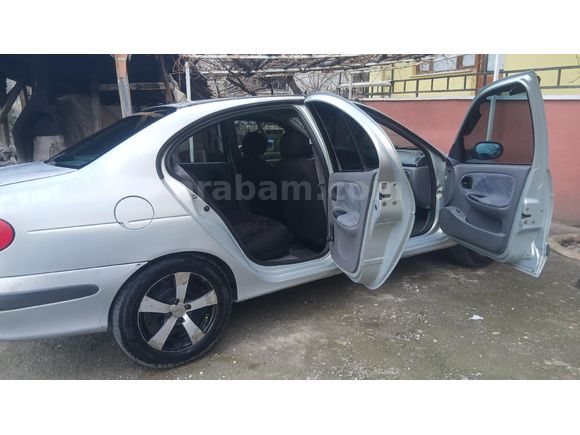 Sahibinden Renault Megane 1.6 16valf2000 Model