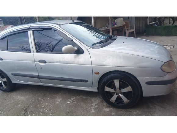 Sahibinden Renault Megane 1.6 16valf2000 Model