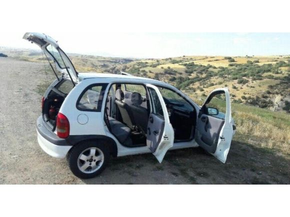 Sahibinden Opel Corsa 1.4 Swing Takas değerlendirilir.