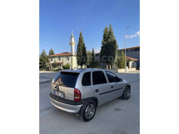 Sahibinden Opel Corsa 1.2 Swing 2000 Model  278.000 km Gri