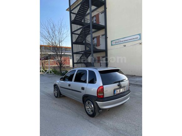 Sahibinden Opel Corsa 1.2 Swing 2000 Model  278.000 km Gri