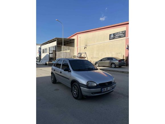 Sahibinden Opel Corsa 1.2 Swing 2000 Model  278.000 km Gri