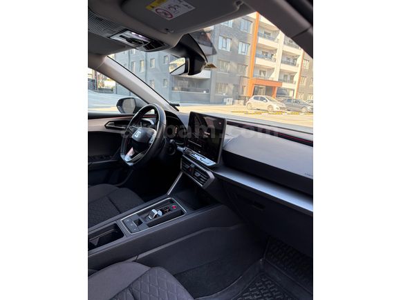 Sahibinden Seat Leon 1.5 eHybrid FR 2025 Model
